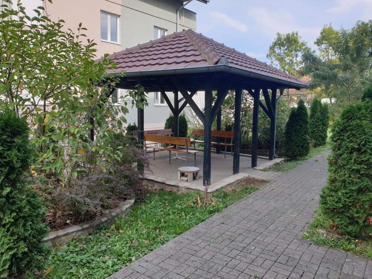 Apartamento Studio Dunja Vrnjačka Banja Exterior foto