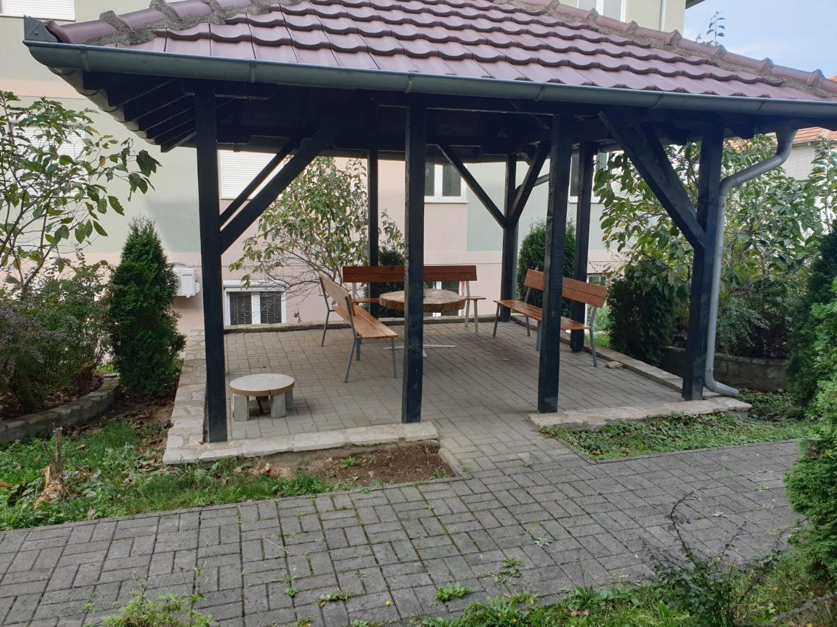 Apartamento Studio Dunja Vrnjačka Banja Exterior foto